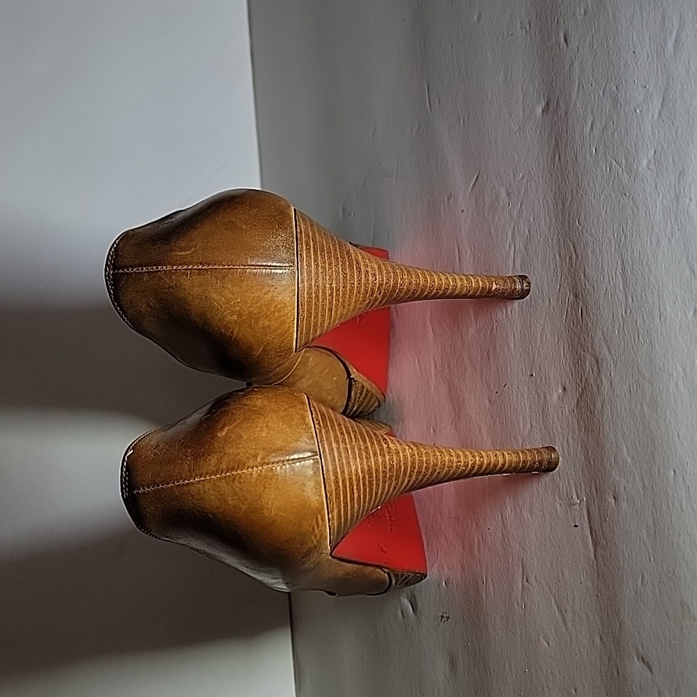 Christian Louboutin Leather red bottoms D'Orsay tan peep toe pumps 39.5 - Picture 5 of 13